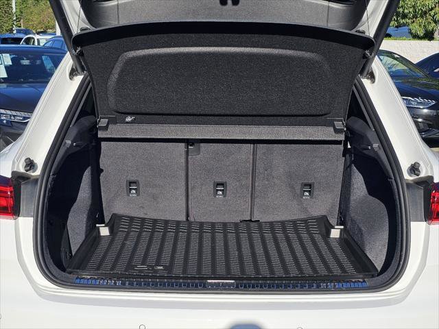 Certified 2025 Audi Q3 2.0T Premium w/ Convenience Package AWD/4WD image 7