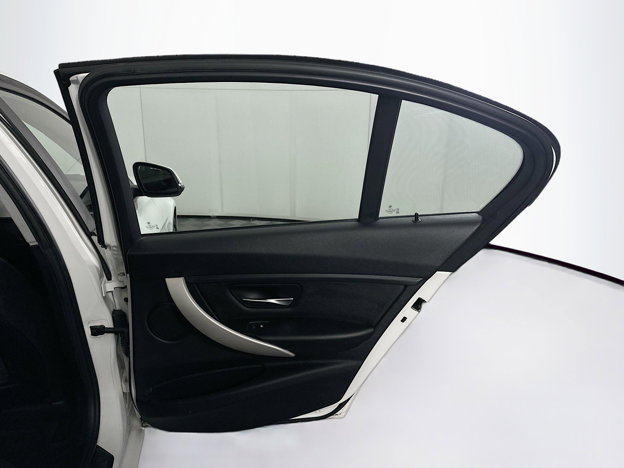 Used 2013 BMW 320i Sedan RWD image 28