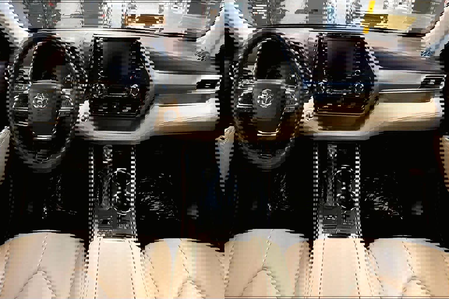 Used 2021 Toyota Highlander XLE image 15