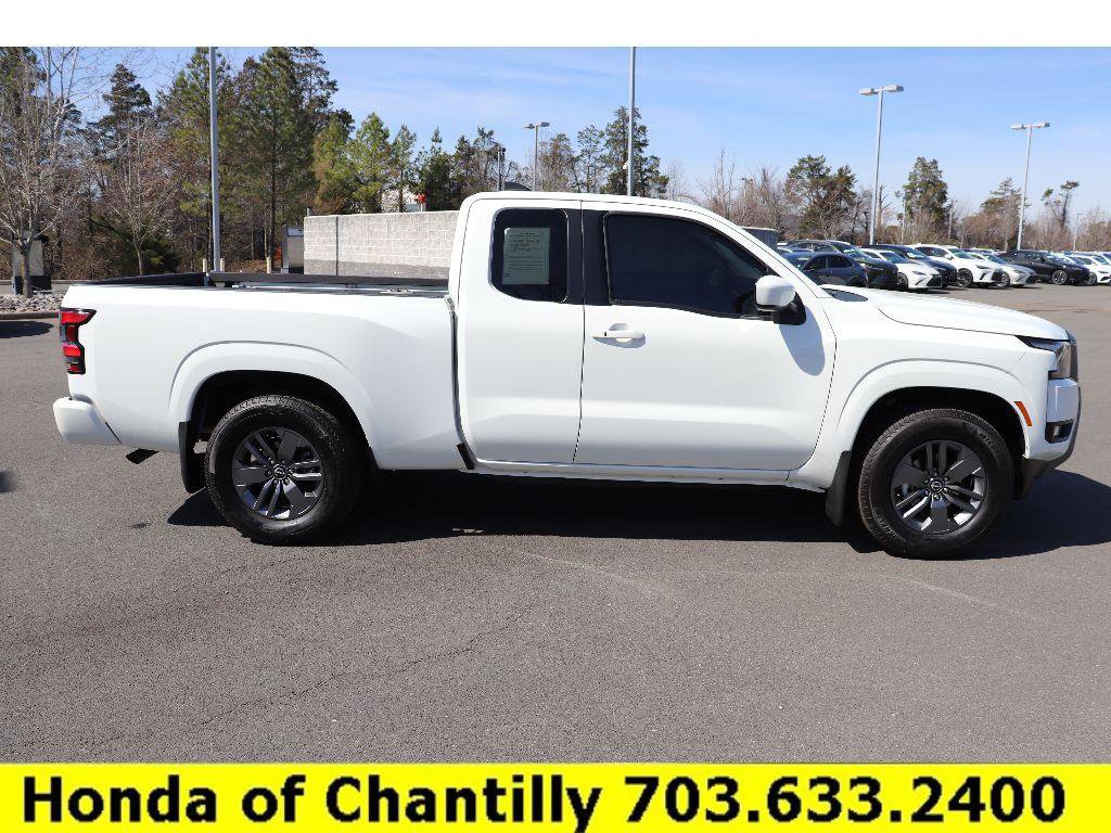 Used 2025 Nissan Frontier SV w/ SV Convenience Package image 11