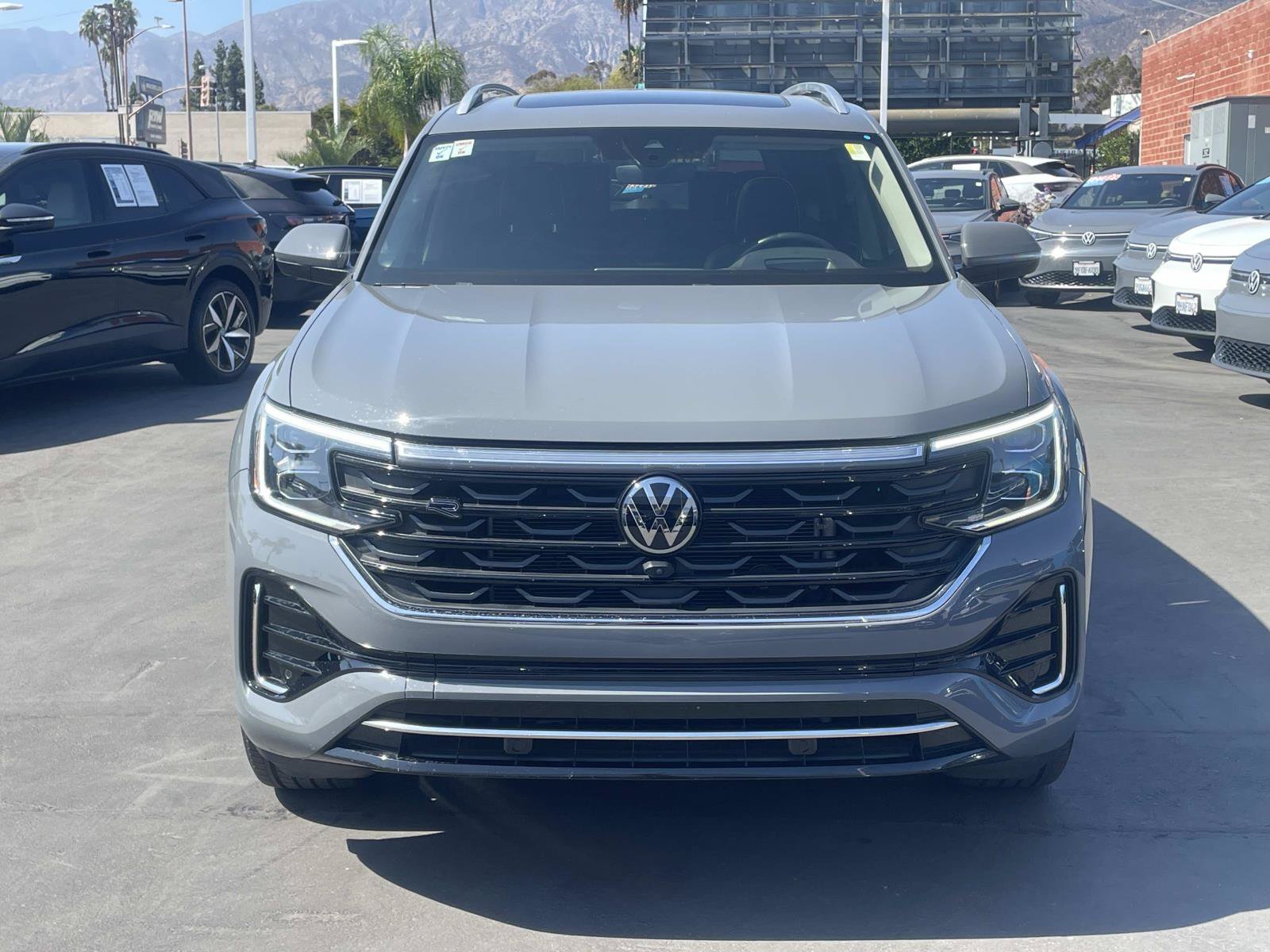 Certified 2025 Volkswagen Atlas SEL Premium R-Line AWD/4WD image 2