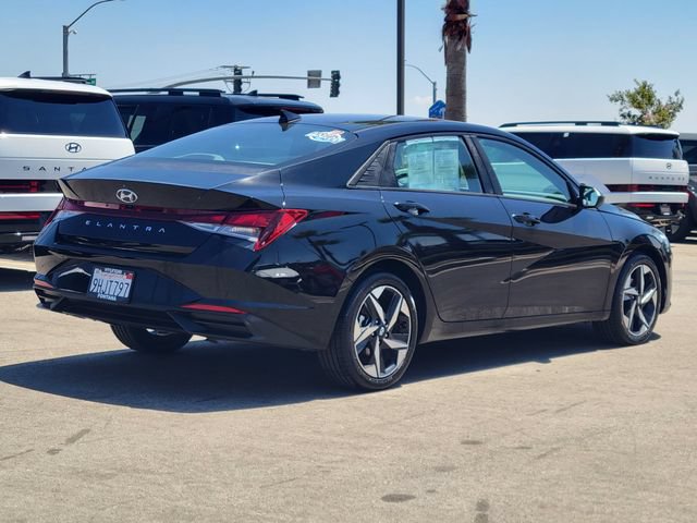Used 2023 Hyundai Elantra SEL w/ Convenience Package FWD image 4