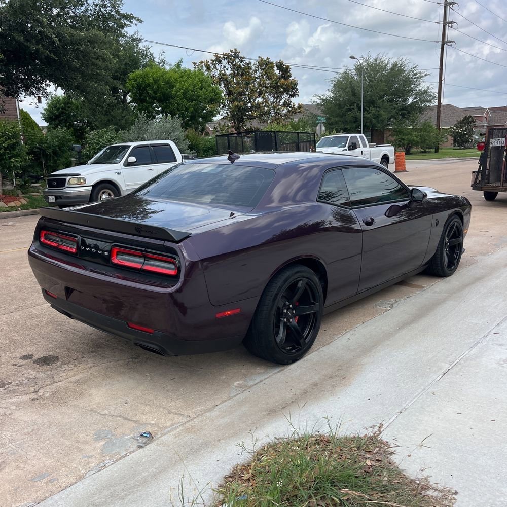 Used 2022 Dodge Challenger SRT Hellcat w/ Plus Package RWD image 3