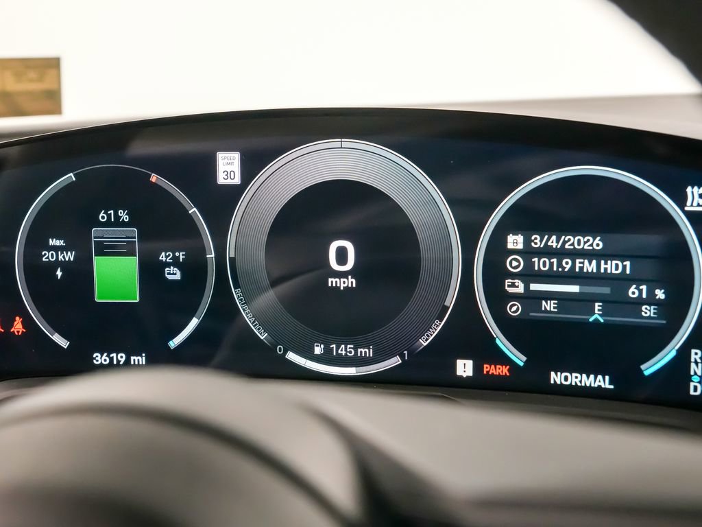 Certified 2025 Porsche Taycan AWD/4WD image 27