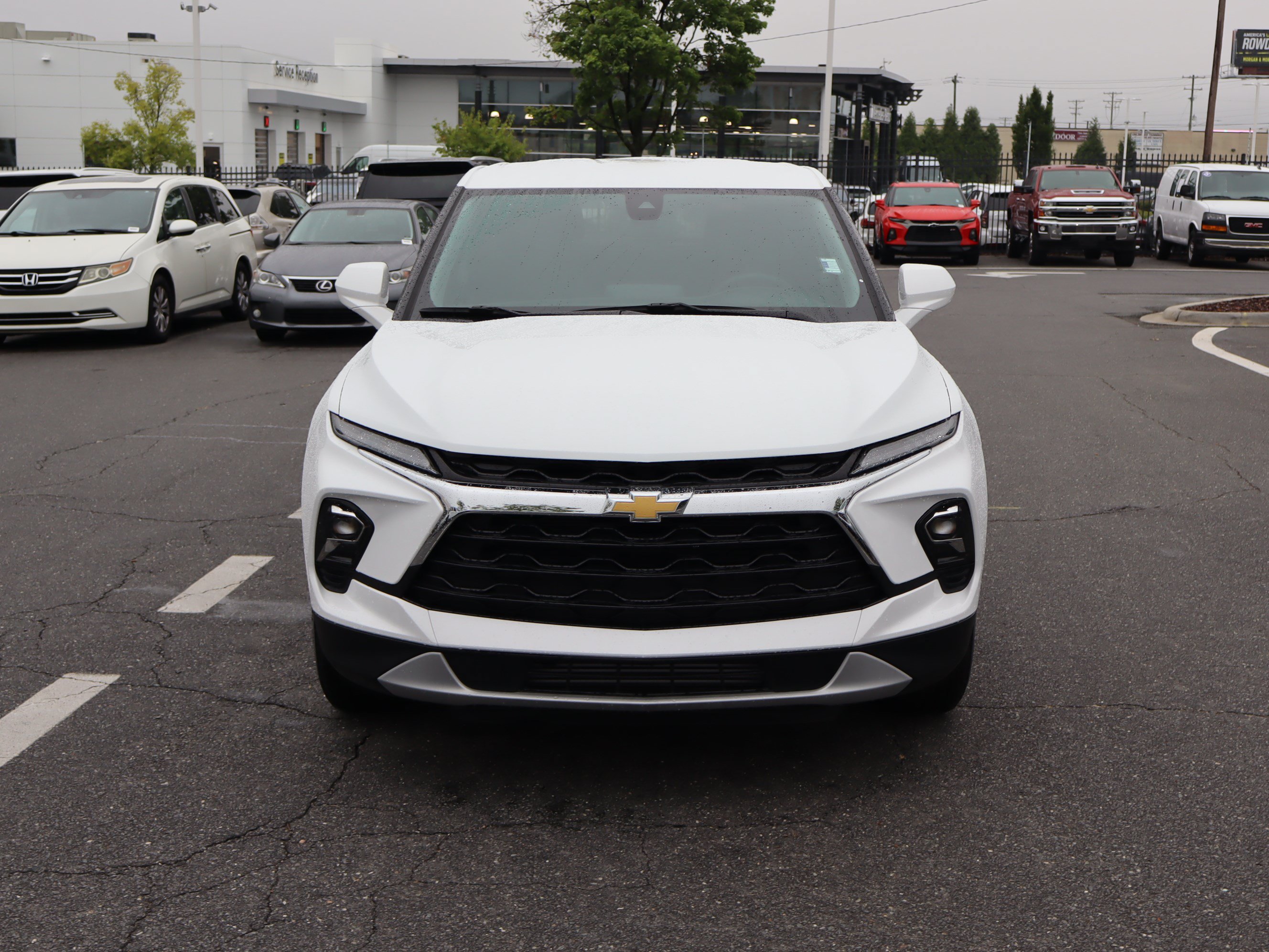 Used 2025 Chevrolet Blazer LT FWD image 3