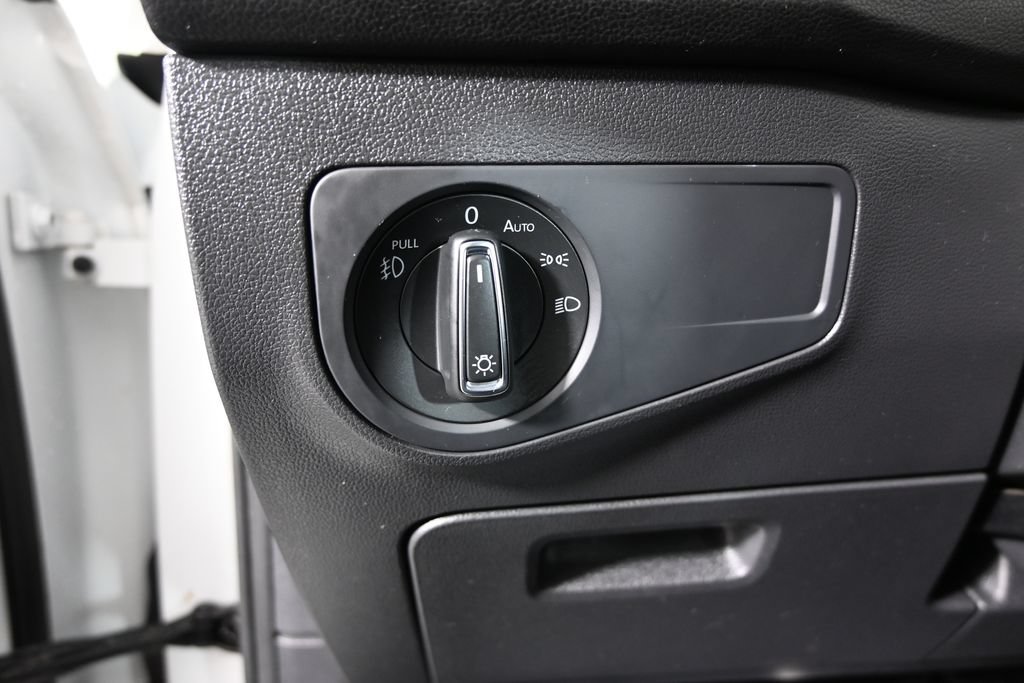 Used 2020 Volkswagen Tiguan SEL AWD/4WD image 23