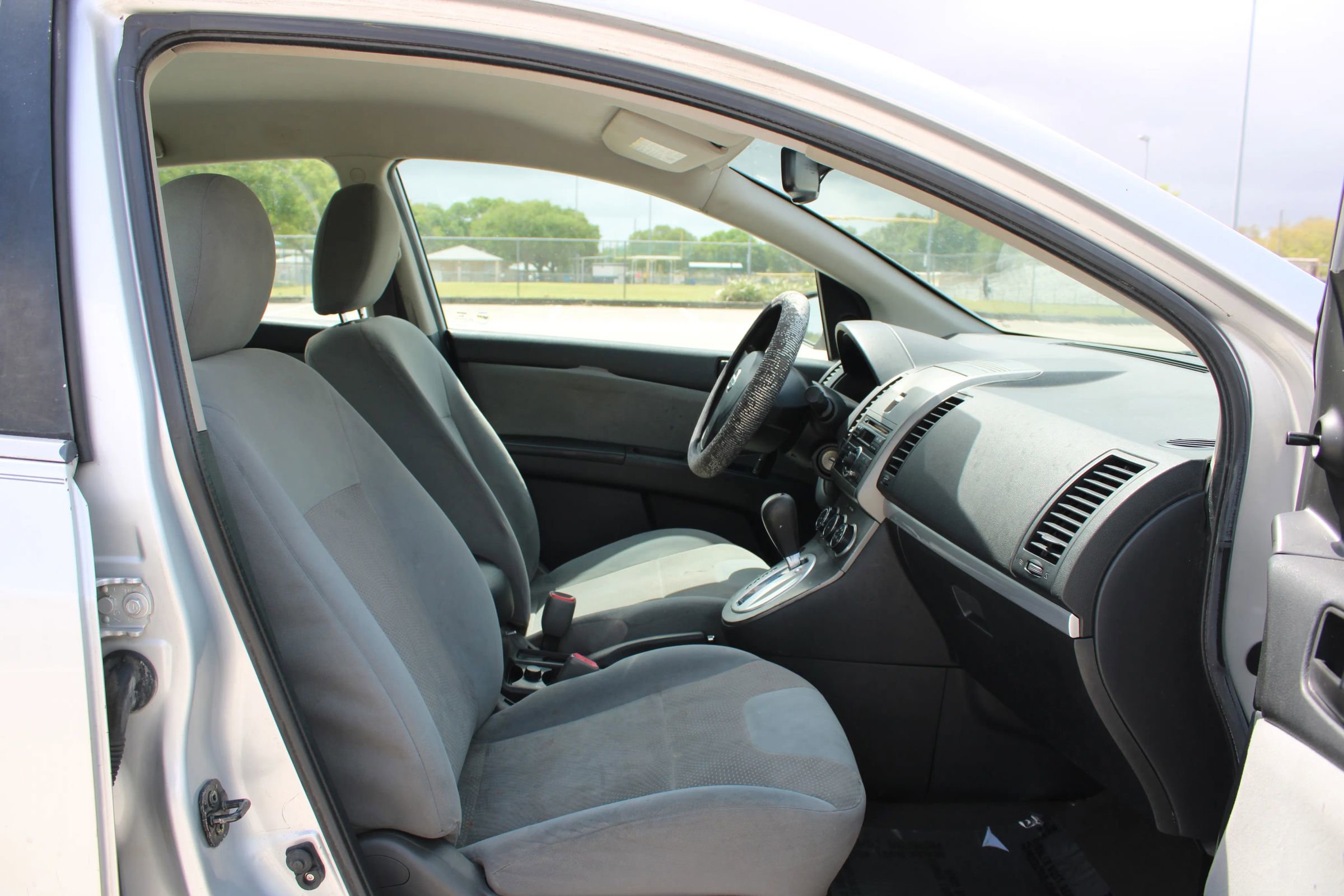 Used 2011 Nissan Sentra 2.0 image 11