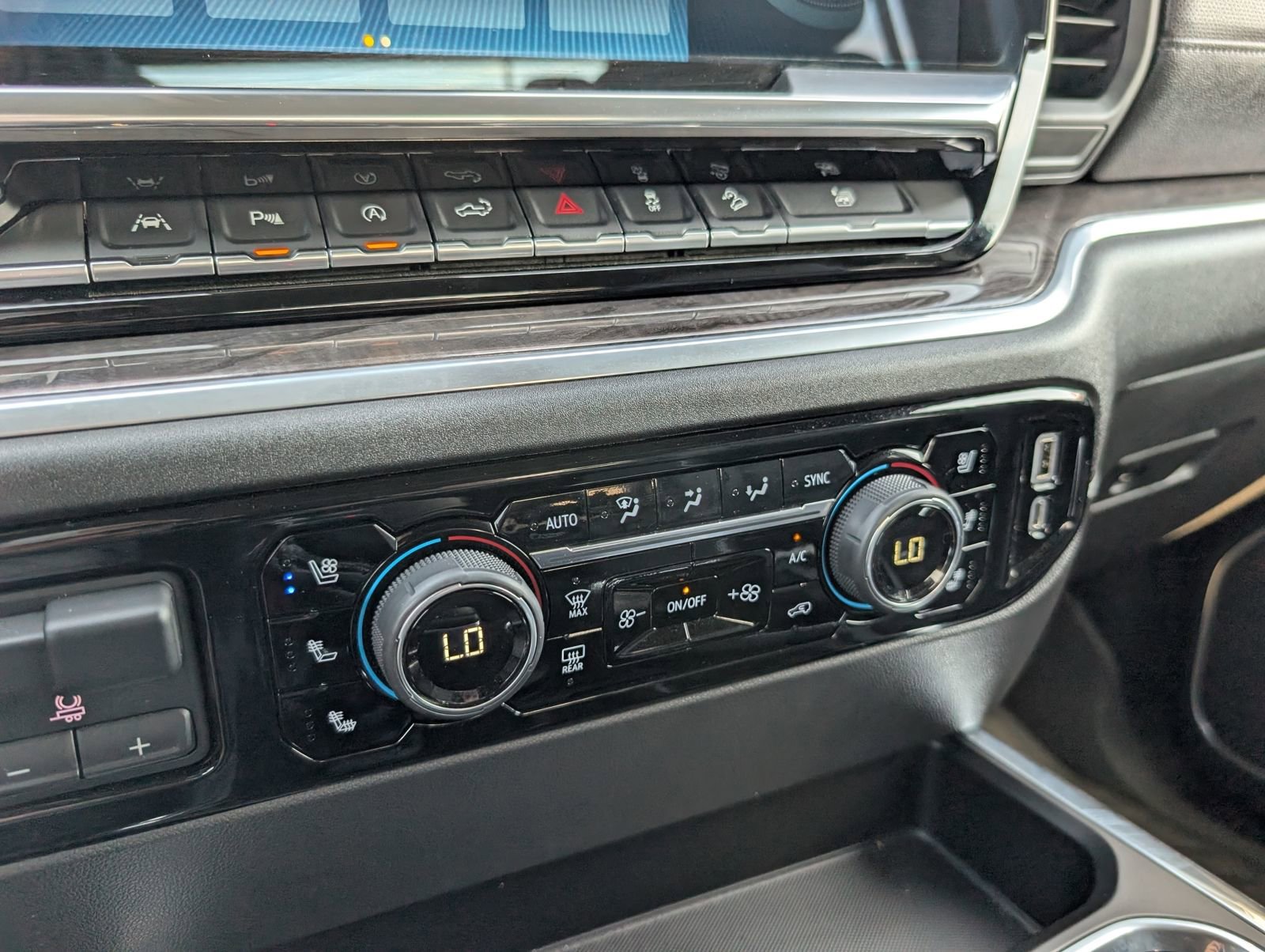 Used 2022 Chevrolet Silverado 1500 LTZ image 17