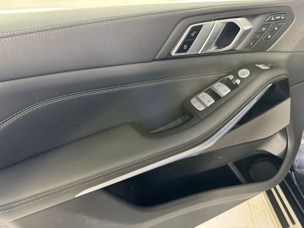 Used 2024 BMW X7 xDrive40i w/ Executive Package image 10