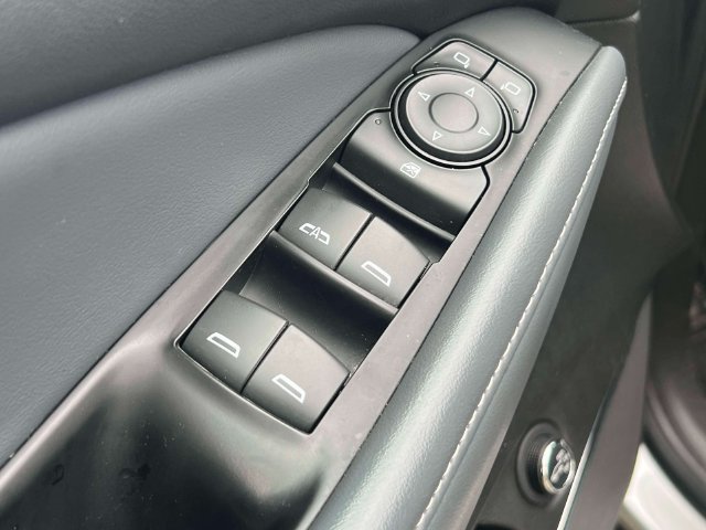 Used 2024 Buick Enclave Essence w/ Experience Buick Package AWD/4WD image 18