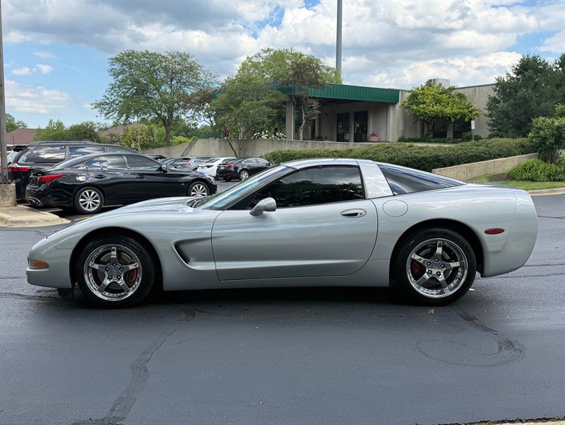 Used 2002 Chevrolet Corvette Coupe w/ Preferred Equipment Group2 RWD image 9