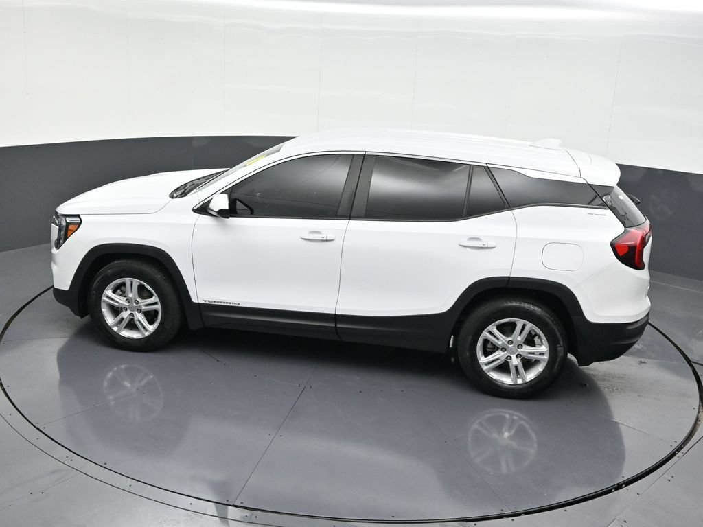 Used 2024 GMC Terrain SLE FWD image 16