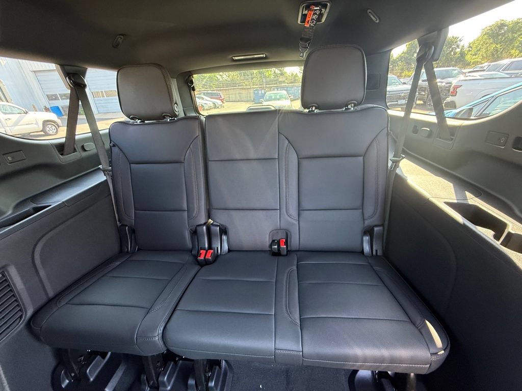 New 2026 Chevrolet Suburban High Country AWD/4WD image 25