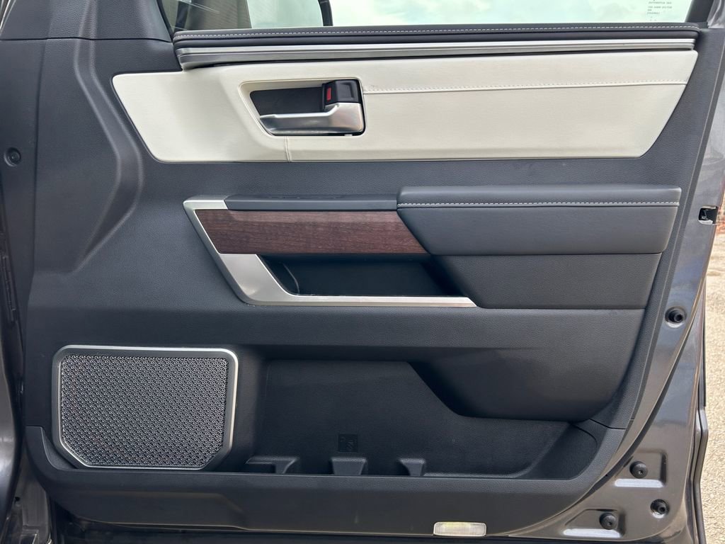 Used 2025 Toyota Sequoia Capstone image 26