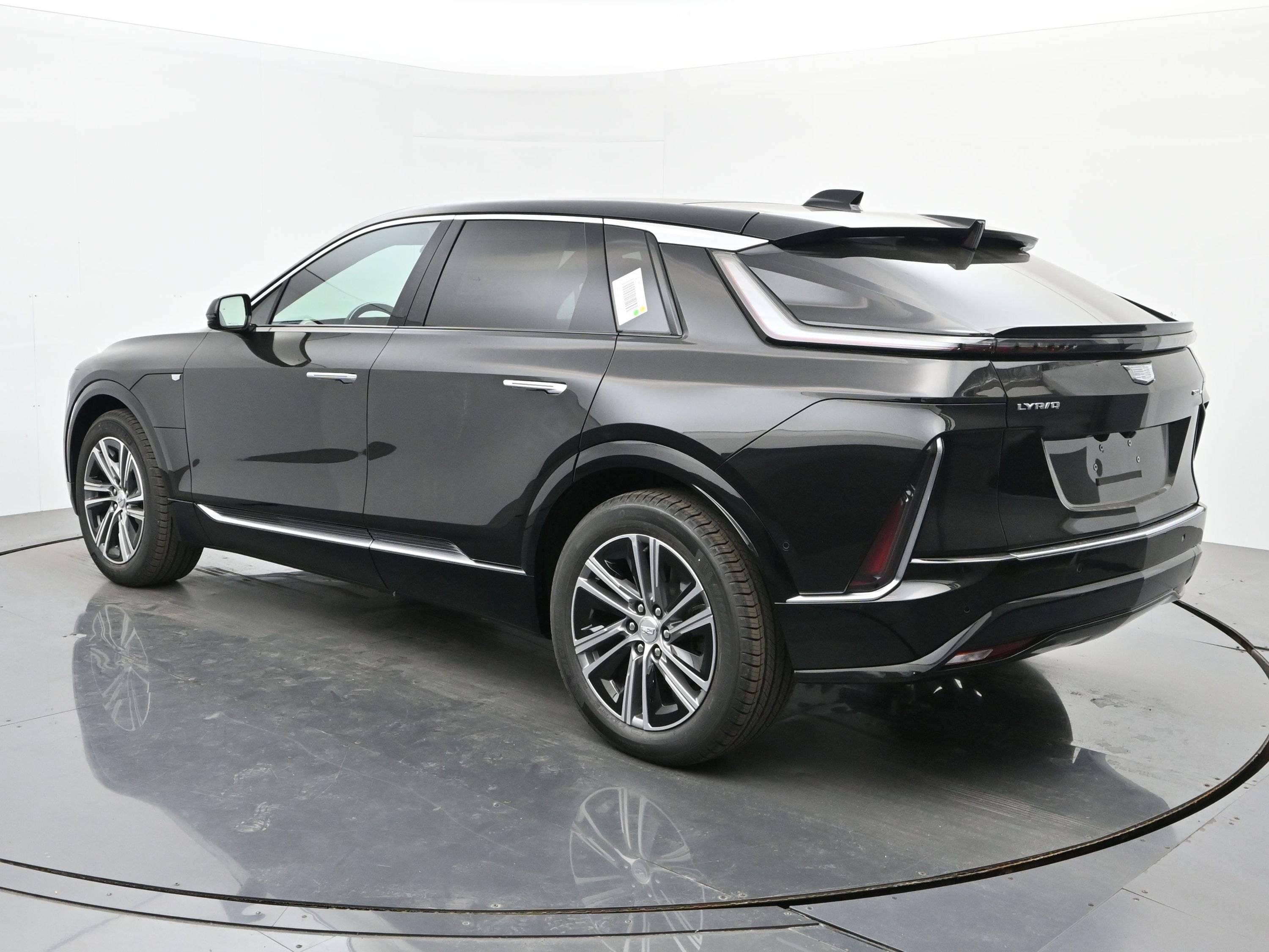 New 2026 Cadillac Lyriq Luxury AWD/4WD image 3