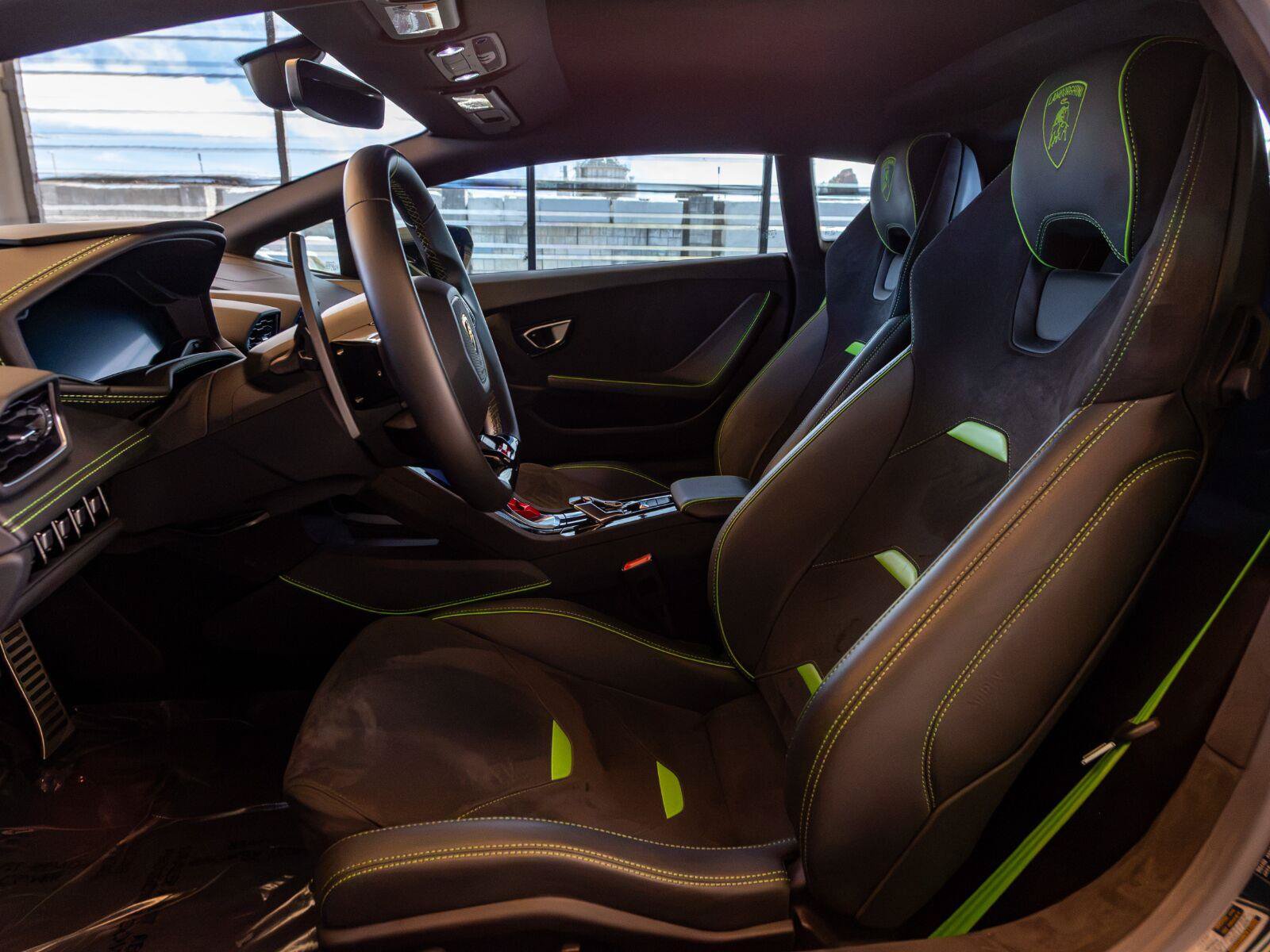 Used 2023 Lamborghini Huracan Tecnica RWD image 23