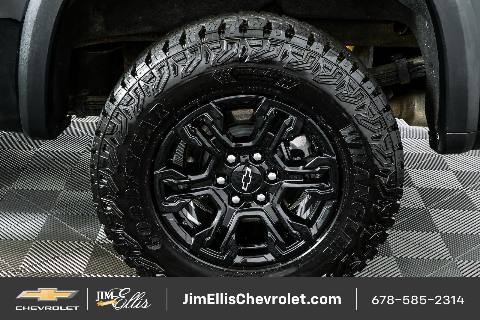 Certified 2022 Chevrolet Silverado 1500 ZR2 w/ Technology Package AWD/4WD image 35