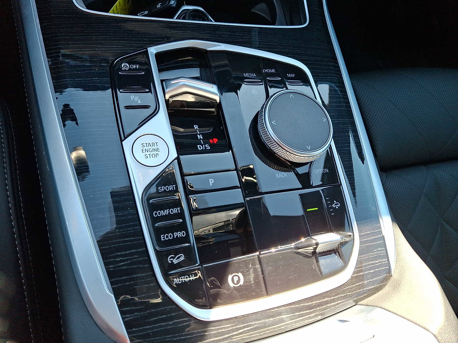 Used 2024 BMW X7 xDrive40i w/ M Sport Package image 16