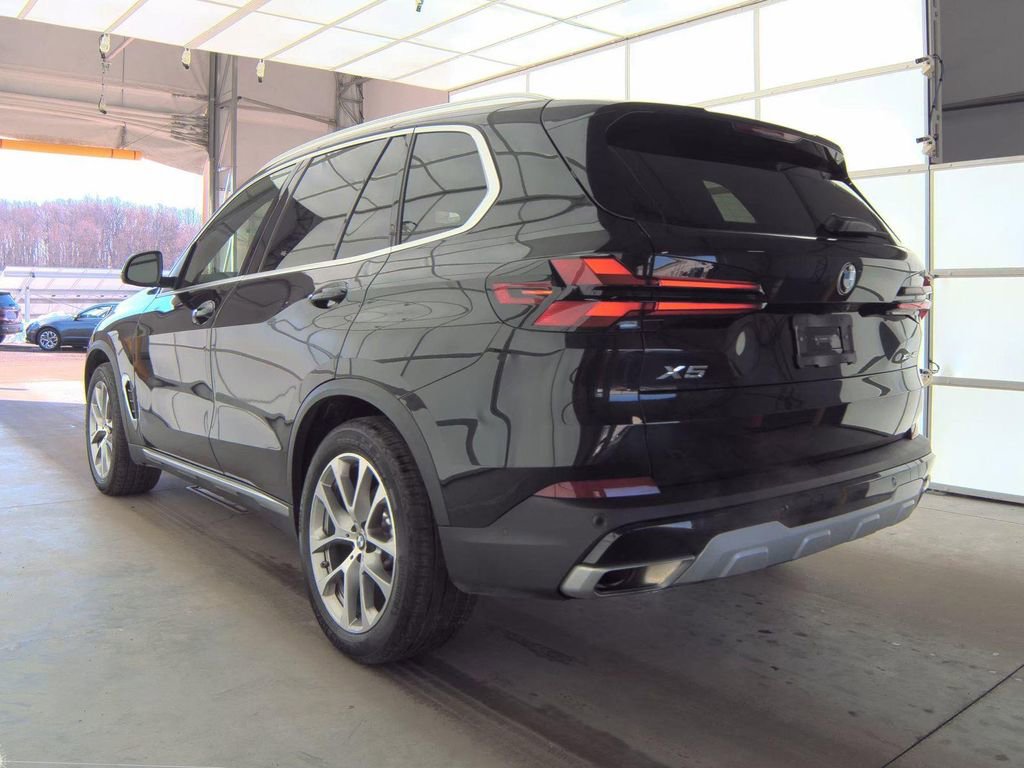 Used 2025 BMW X5 xDrive40i w/ Climate Comfort Package image 9