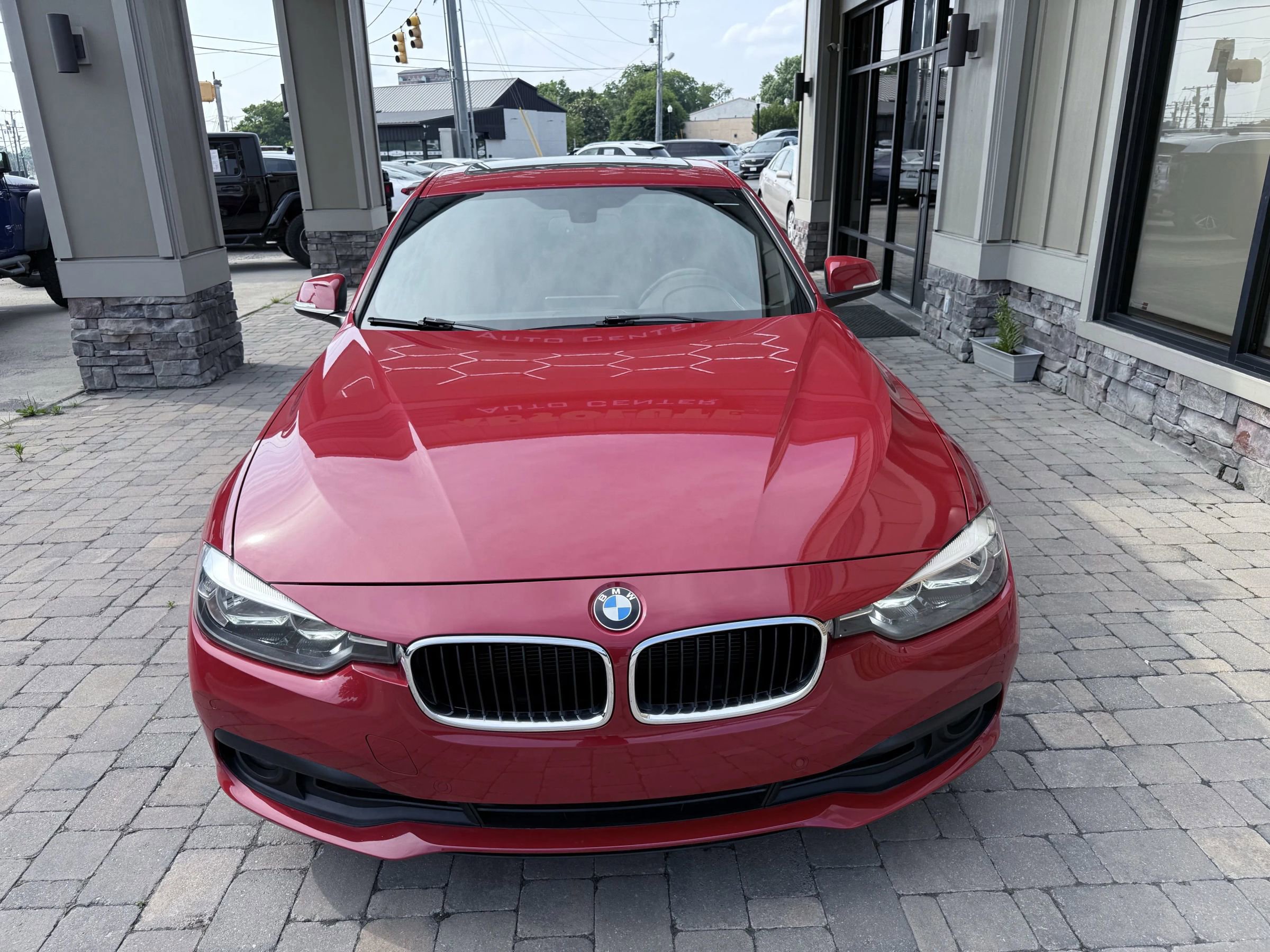 Used 2017 BMW 320i Sedan image 8
