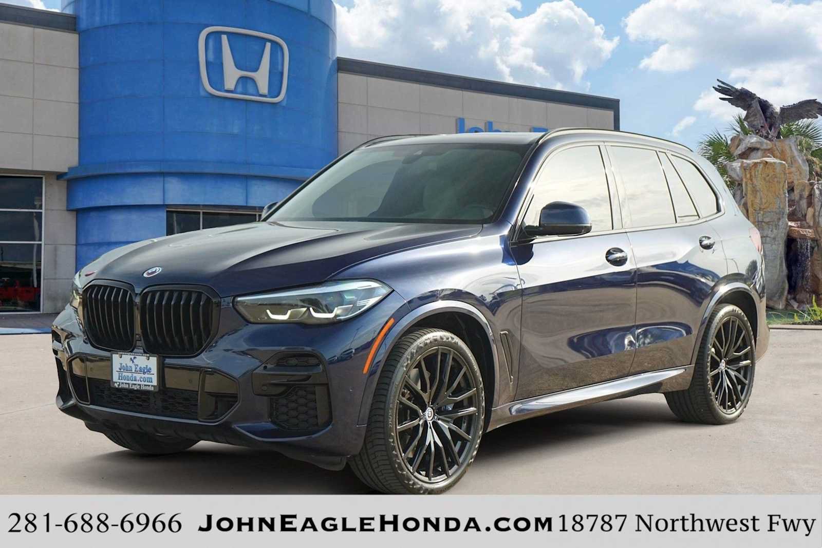 Used 2023 BMW X5 M50i w/ Parking Assistance Package AWD/4WD image 1