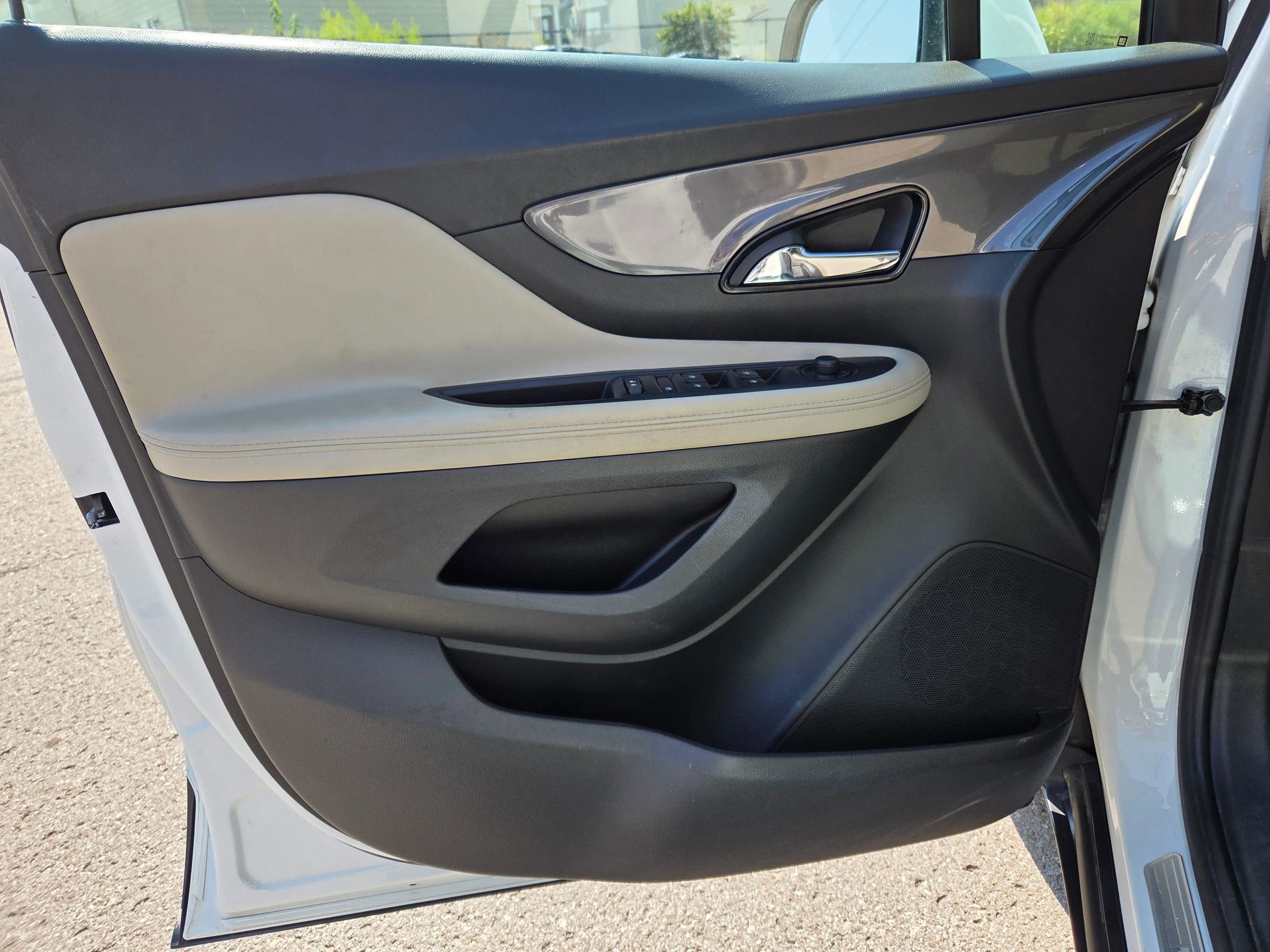 Used 2018 Buick Encore Preferred image 13