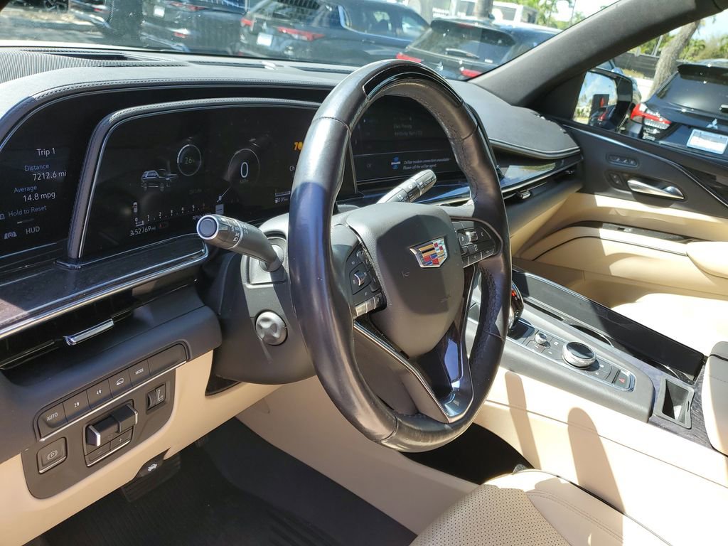 Used 2023 Cadillac Escalade Premium Luxury w/ Performance Package image 19
