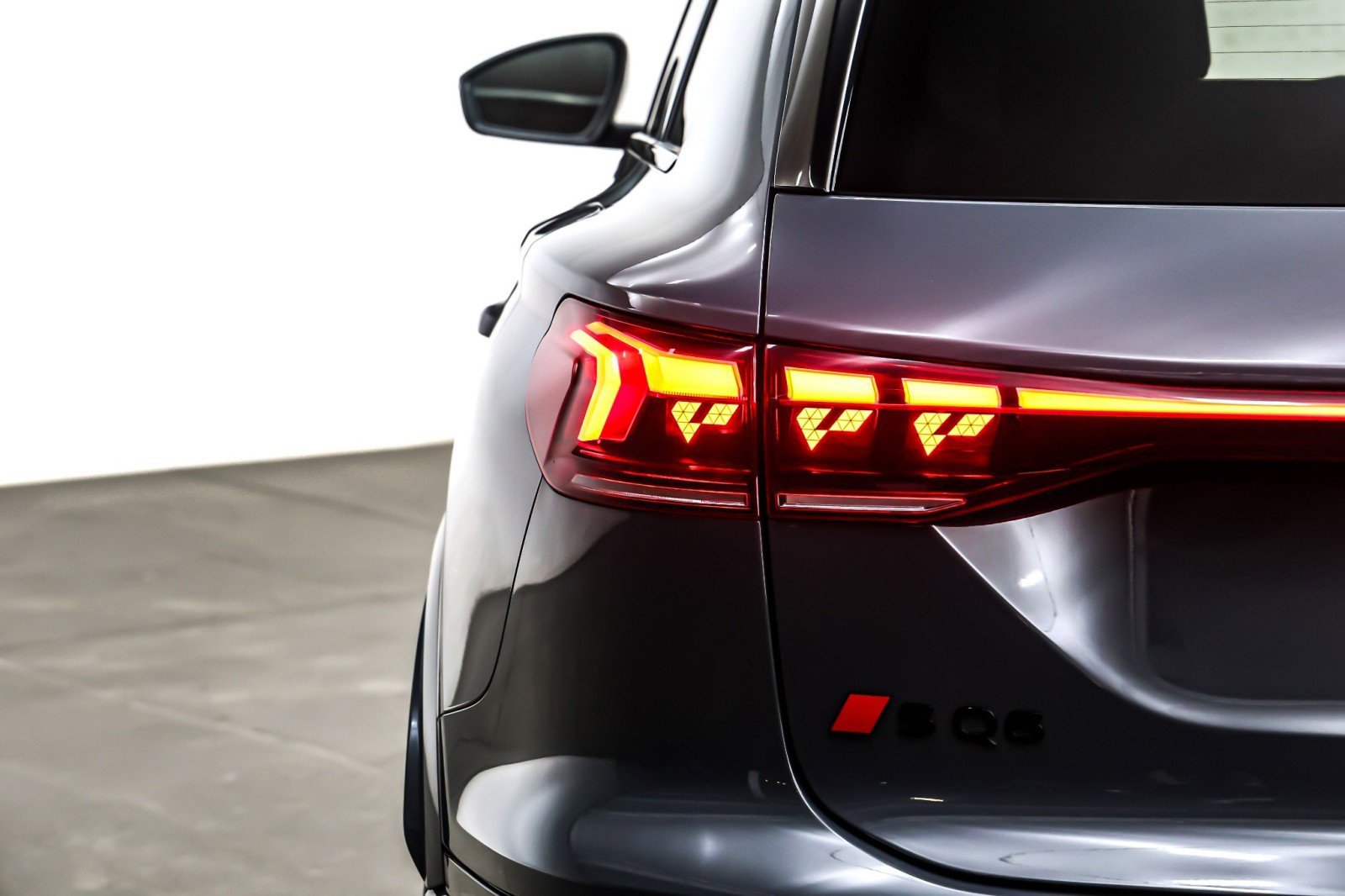 Used 2025 Audi SQ6 e-tron Prestige w/ Red Edition One image 16