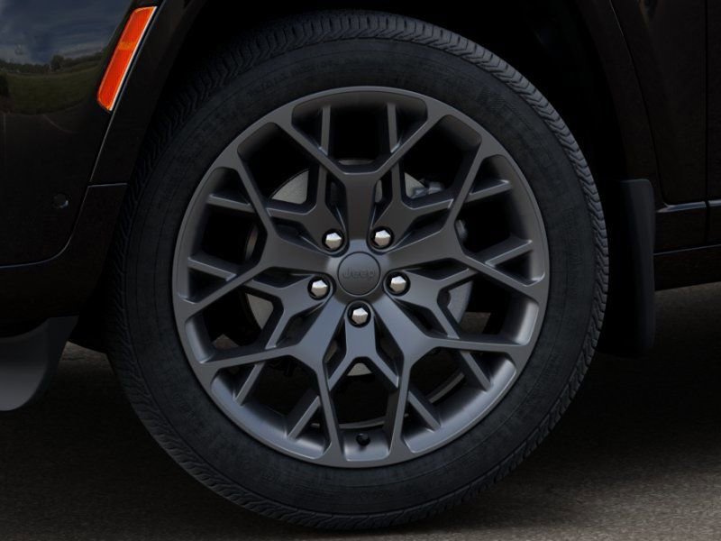 New 2026 Jeep Grand Cherokee Summit AWD/4WD image 8