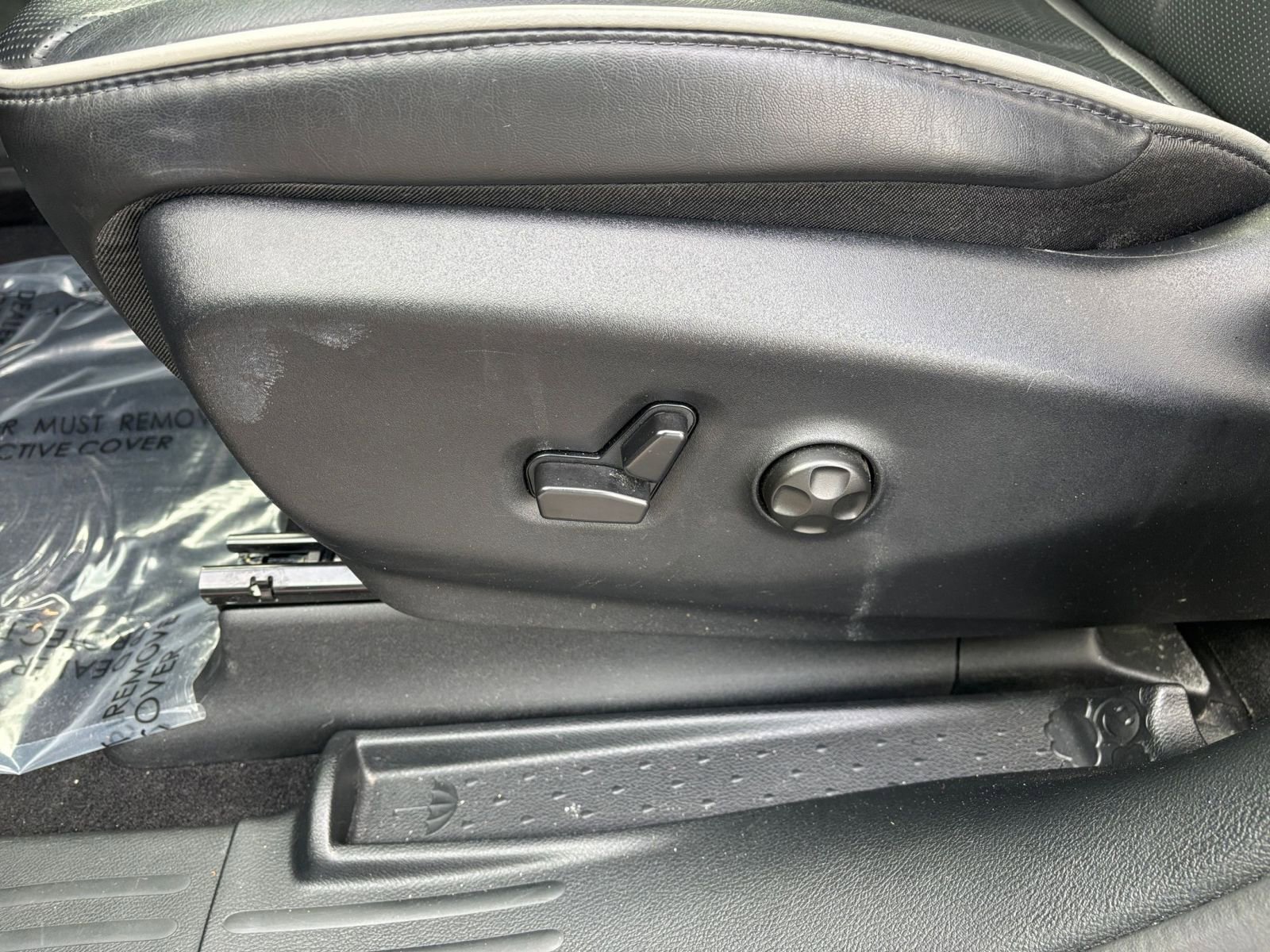 Used 2025 Chrysler Pacifica Limited image 23