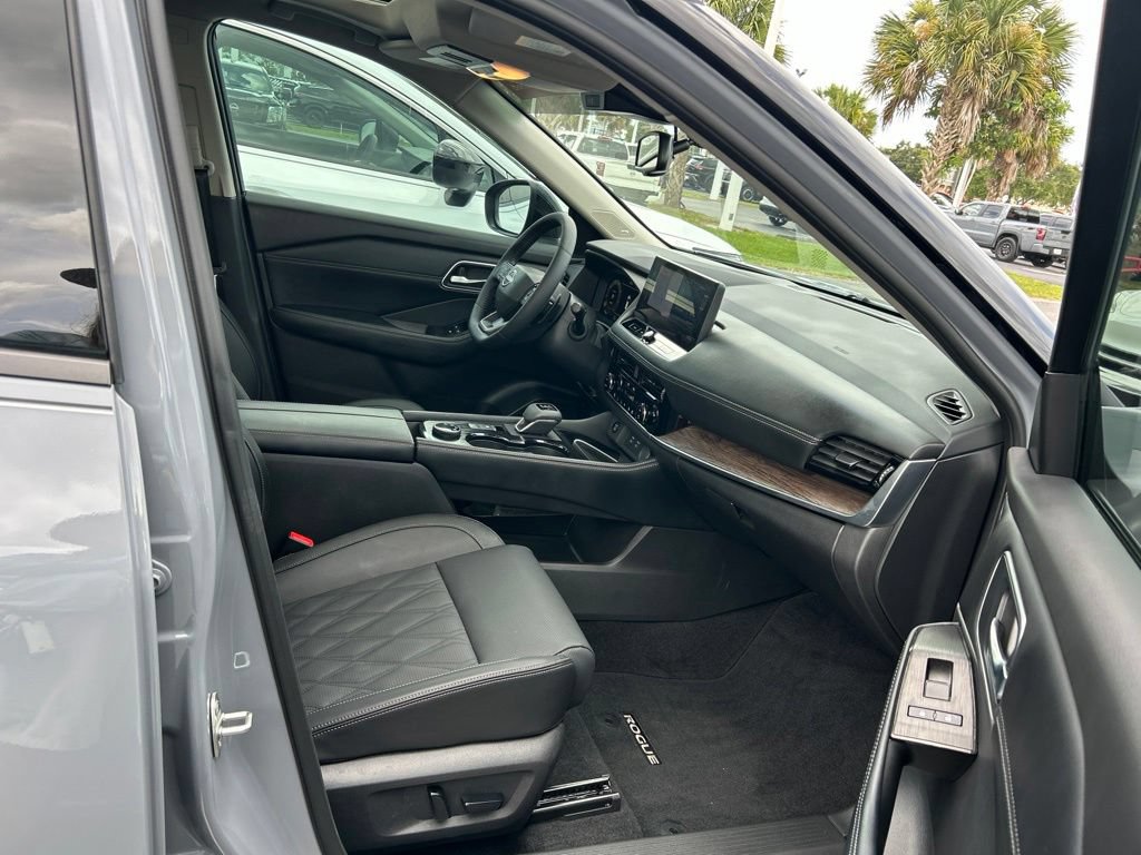 Certified 2026 Nissan Rogue Platinum w/ Platinum Premium Package AWD/4WD image 42