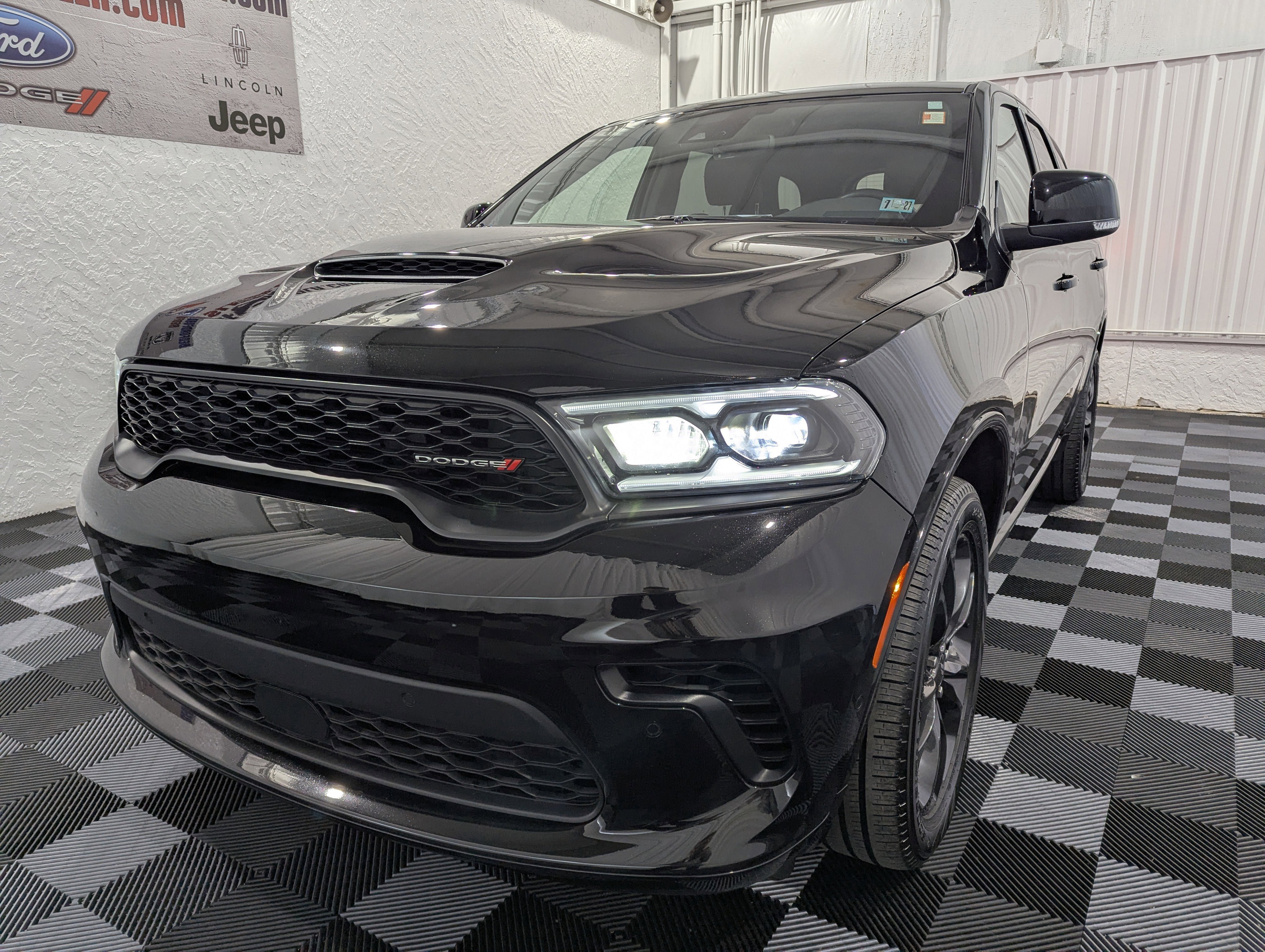 Used 2024 Dodge Durango GT AWD/4WD image 3