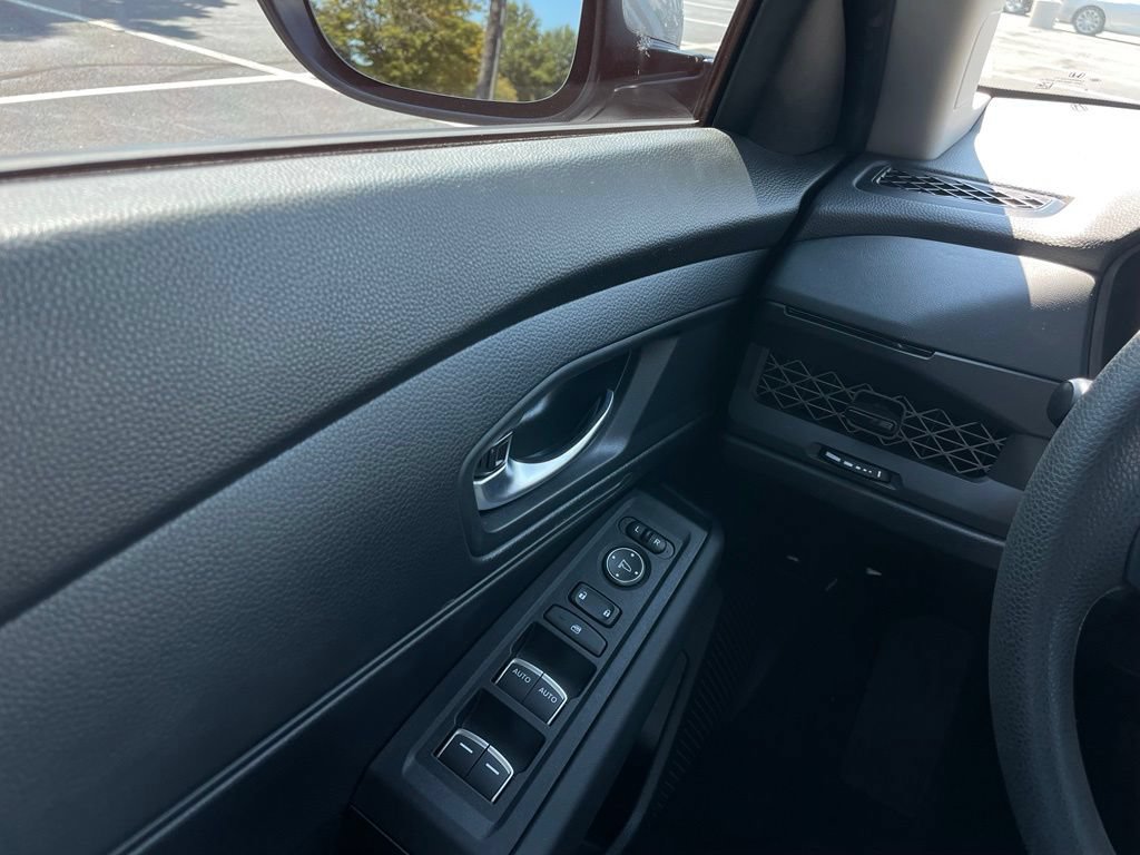 Certified 2025 Honda Accord LX image 26