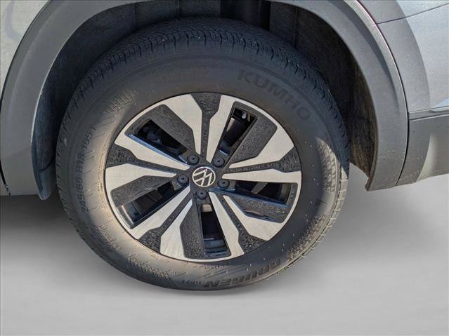 Used 2025 Volkswagen Atlas SE FWD image 8