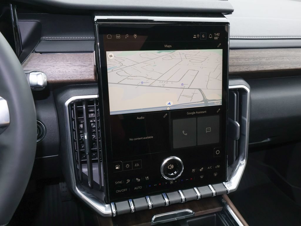 New 2026 GMC Acadia Denali Ultimate w/ LPO, Floor Liner Package AWD/4WD image 18