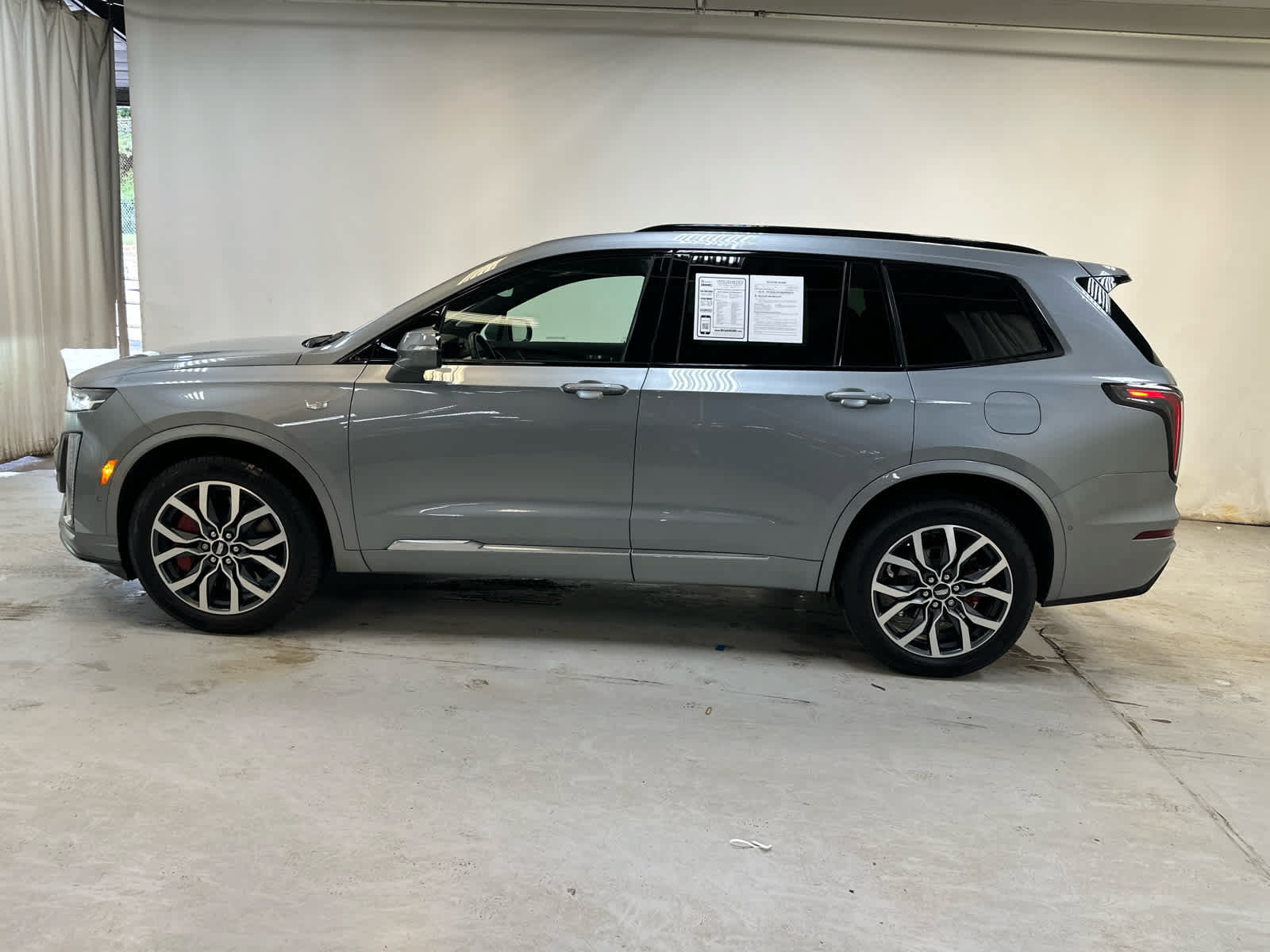 Used 2024 Cadillac XT6 Sport w/ Technology Package AWD/4WD image 10
