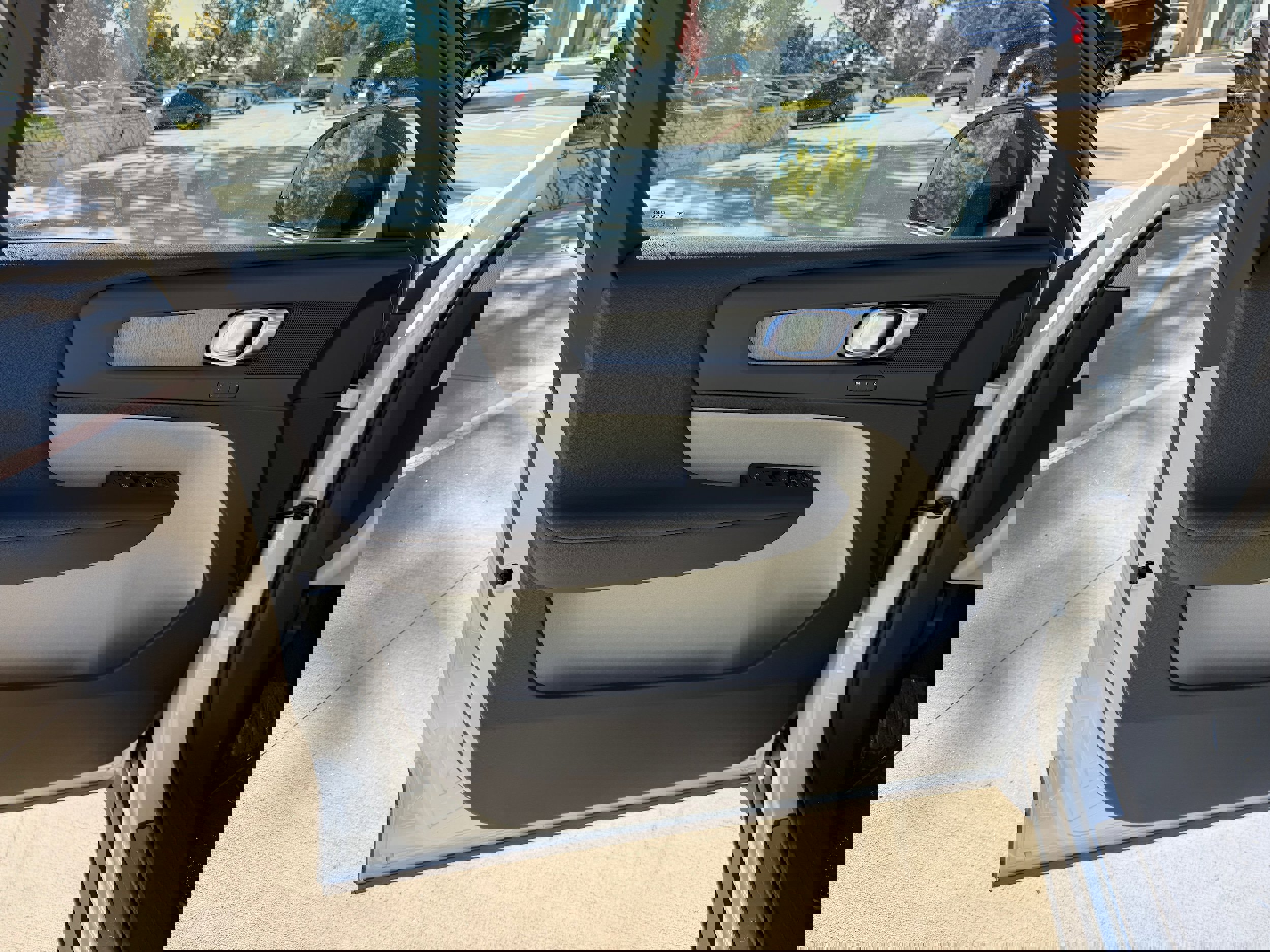 New 2026 Volvo XC40 B4 Plus w/ Protection Package Premier image 16