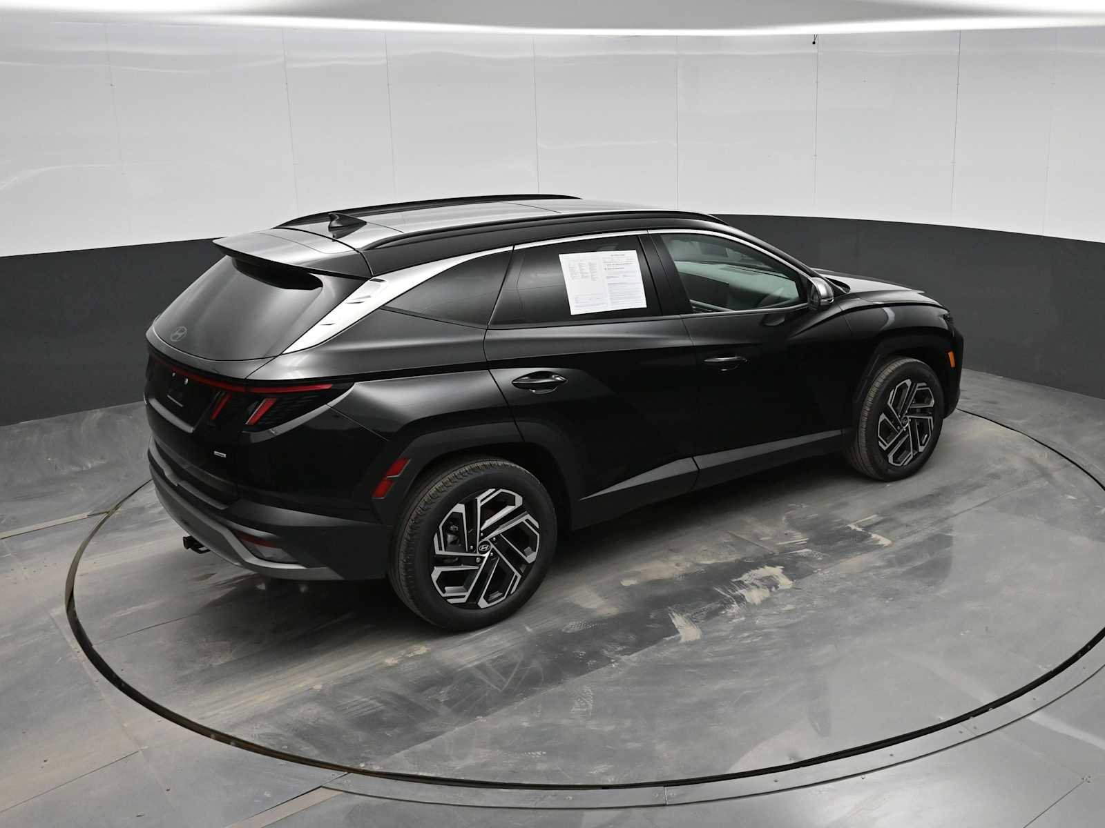 Certified 2025 Hyundai Tucson Limited image 31