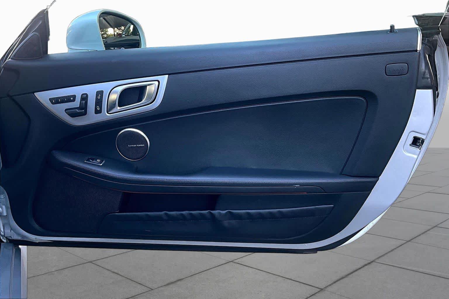 Used 2013 Mercedes-Benz SLK 250 image 21