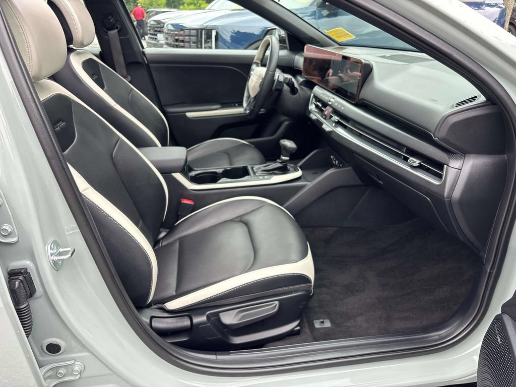 Certified 2025 Kia K4 GT-Line Turbo FWD image 16