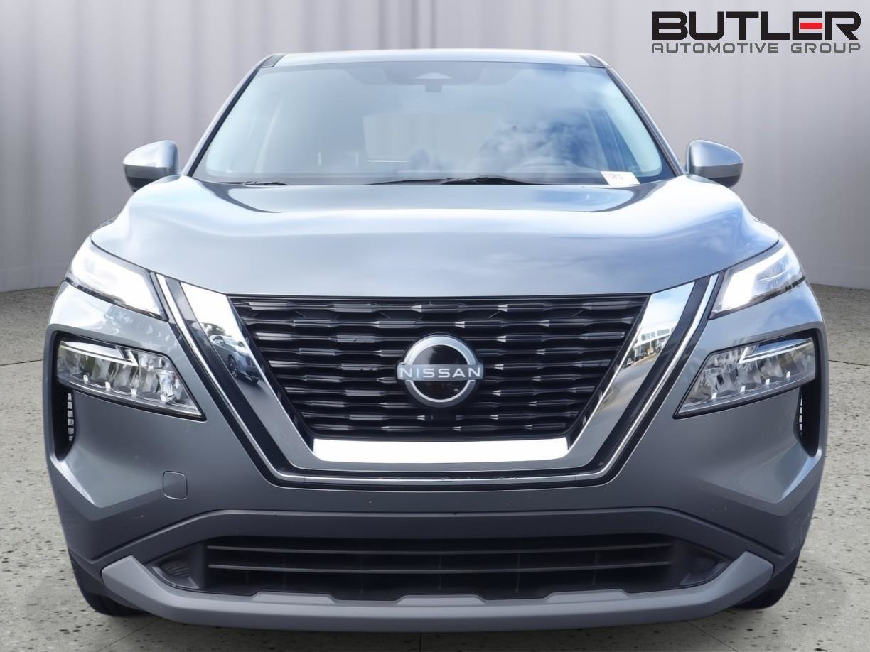 Used 2023 Nissan Rogue SV FWD image 2