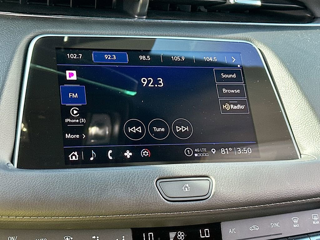 Used 2023 Cadillac XT4 Luxury w/ Cold Weather Package image 14