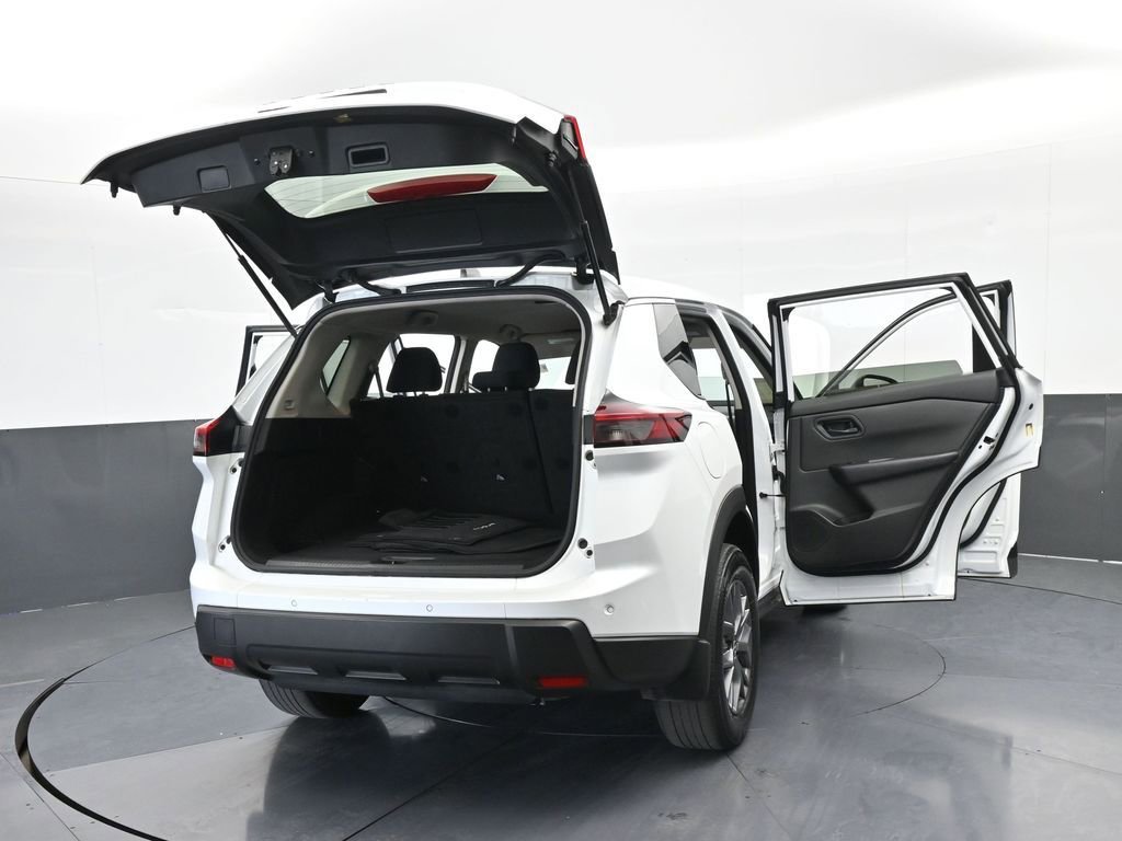 Used 2024 Nissan Rogue S image 68