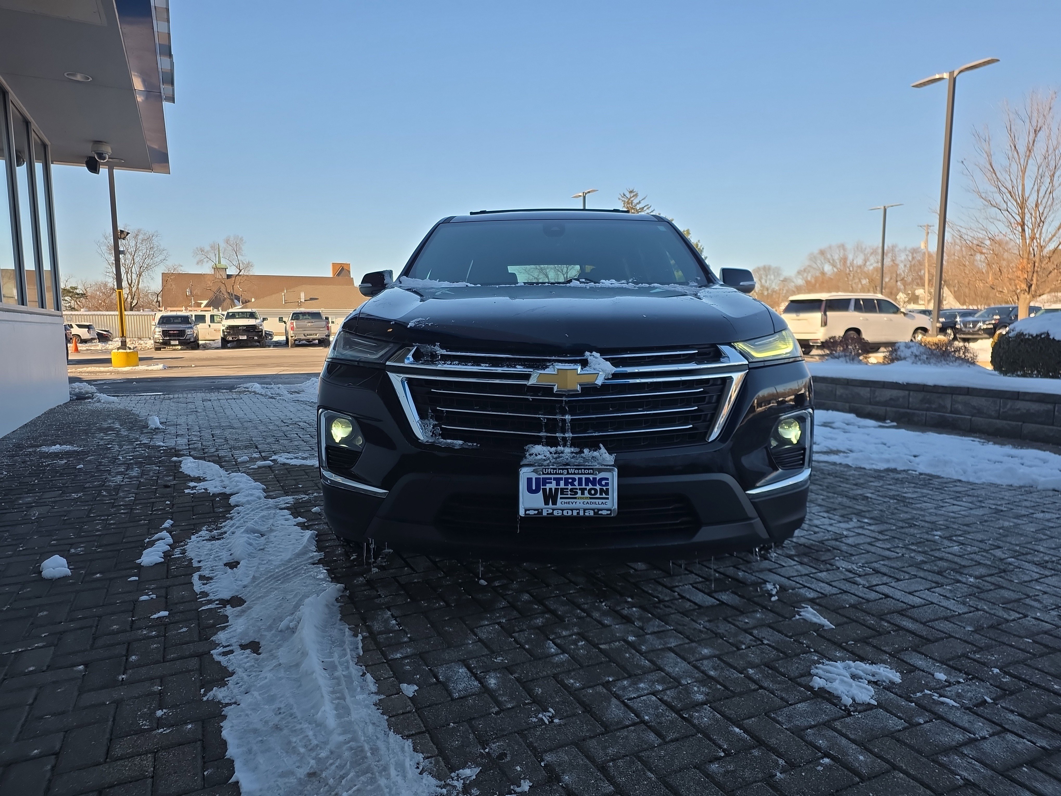 Used 2023 Chevrolet Traverse LT image 9
