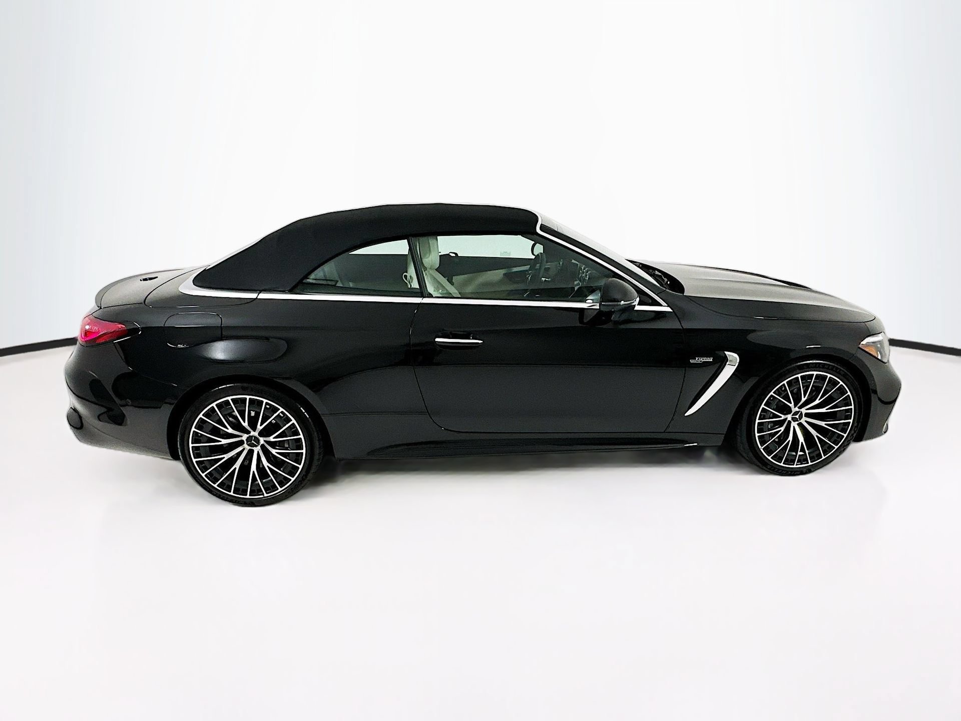 Used 2025 Mercedes-Benz CLE 53 AMG 4MATIC Cabriolet image 9