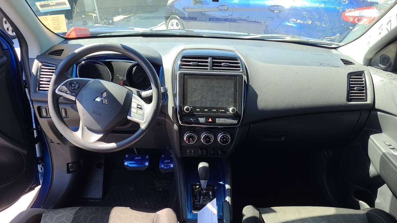 Used 2020 Mitsubishi Outlander Sport Black Edition FWD image 2