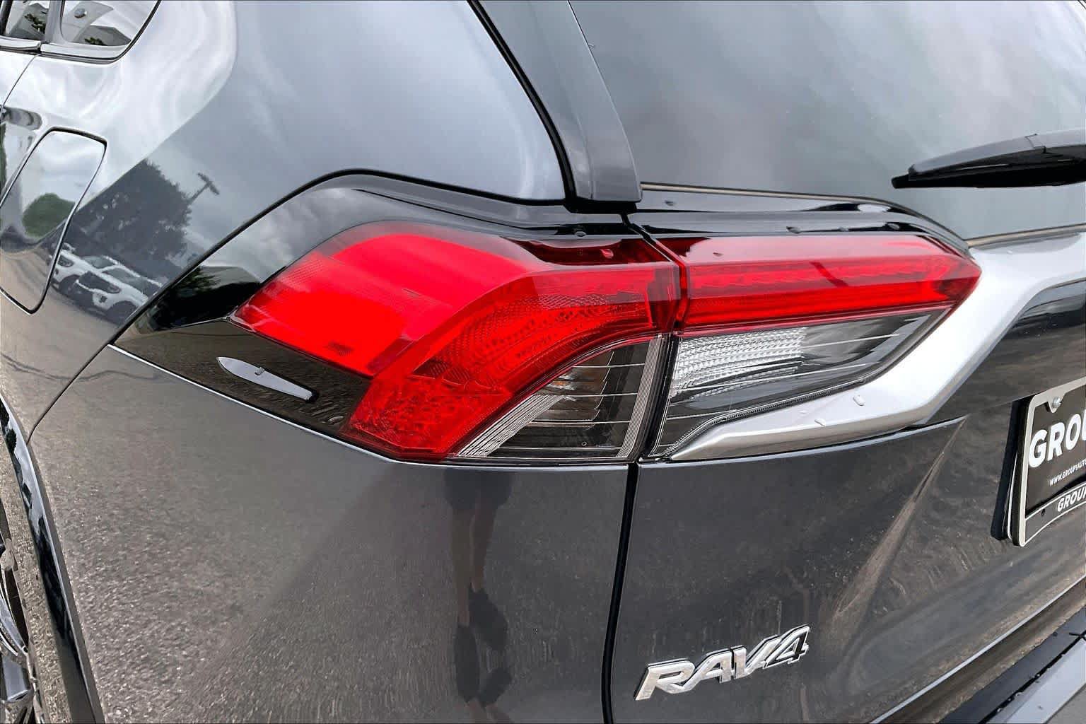 Used 2025 Toyota RAV4 XSE AWD/4WD image 29