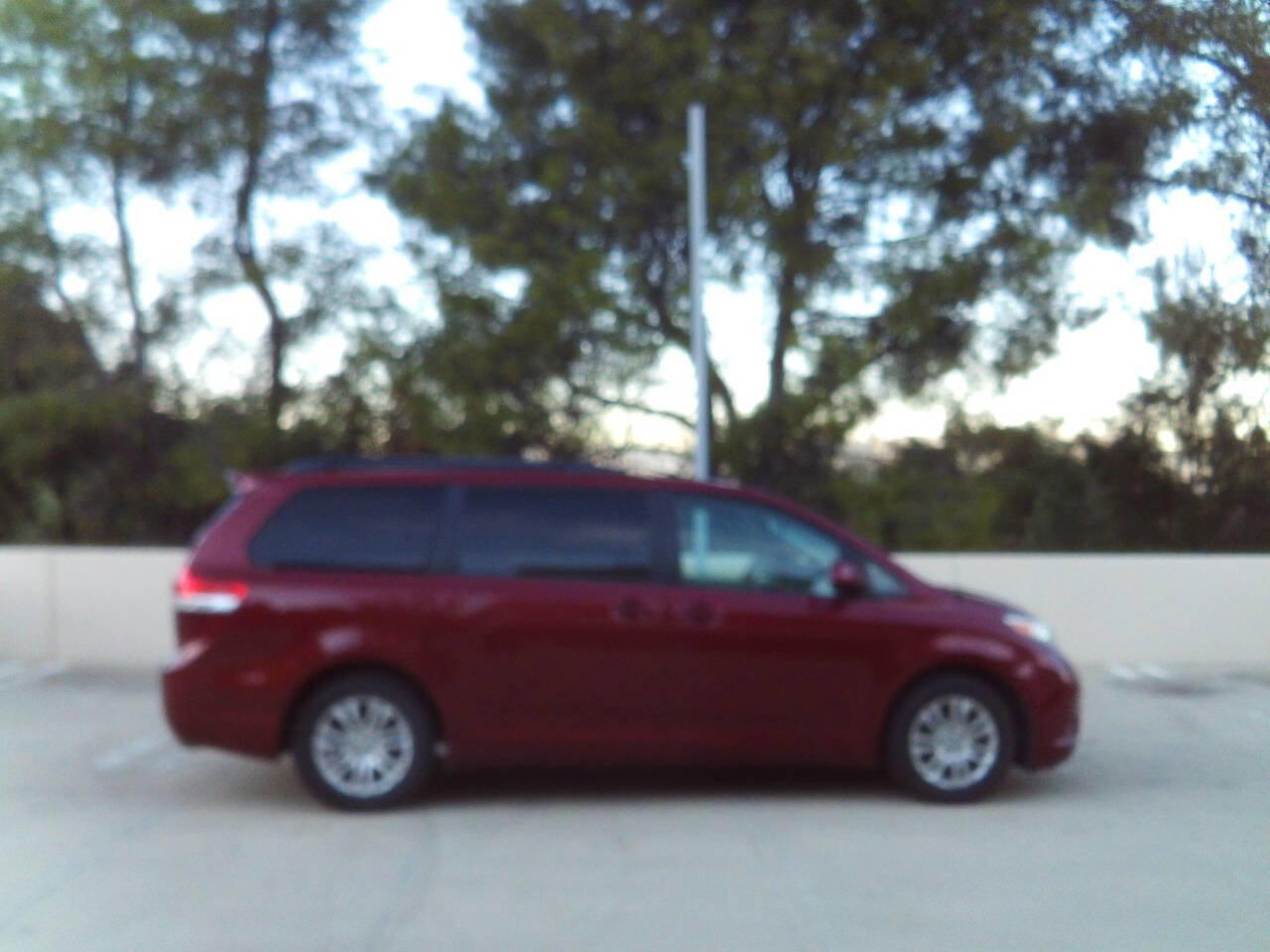 Used 2012 Toyota Sienna XLE image 36