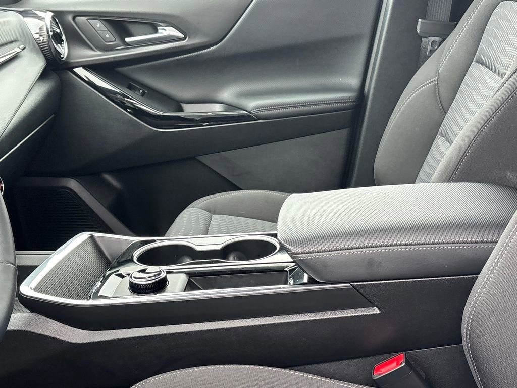 Used 2026 Chevrolet Equinox LT image 10