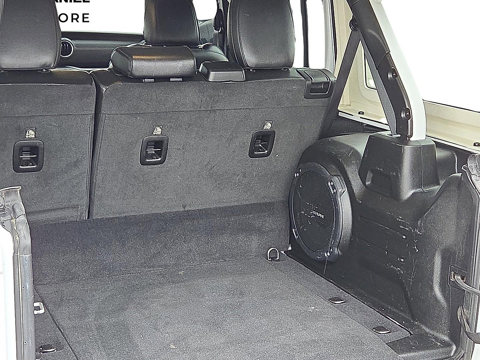 Used 2022 Jeep Wrangler Unlimited Sahara w/ Cold Weather Group image 8